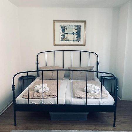 Free Apartment - Bei Der Stadtmauer Reutlingen Esterno foto